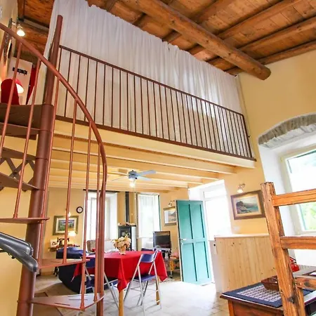 Cosy And Quiet Holiday home Moltrasio